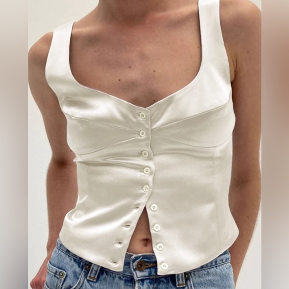 Casual Button-Front Tank Top - Picture 2 of 2